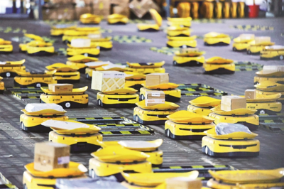 踔厲奮發(fā)新征程丨新興技術(shù)融入收揀送環(huán)節(jié)，自動化設(shè)施加速落地應(yīng)用，“無人”快遞智能升級